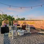 Dolly\'S Big House - 18 Beds Skydeck Views