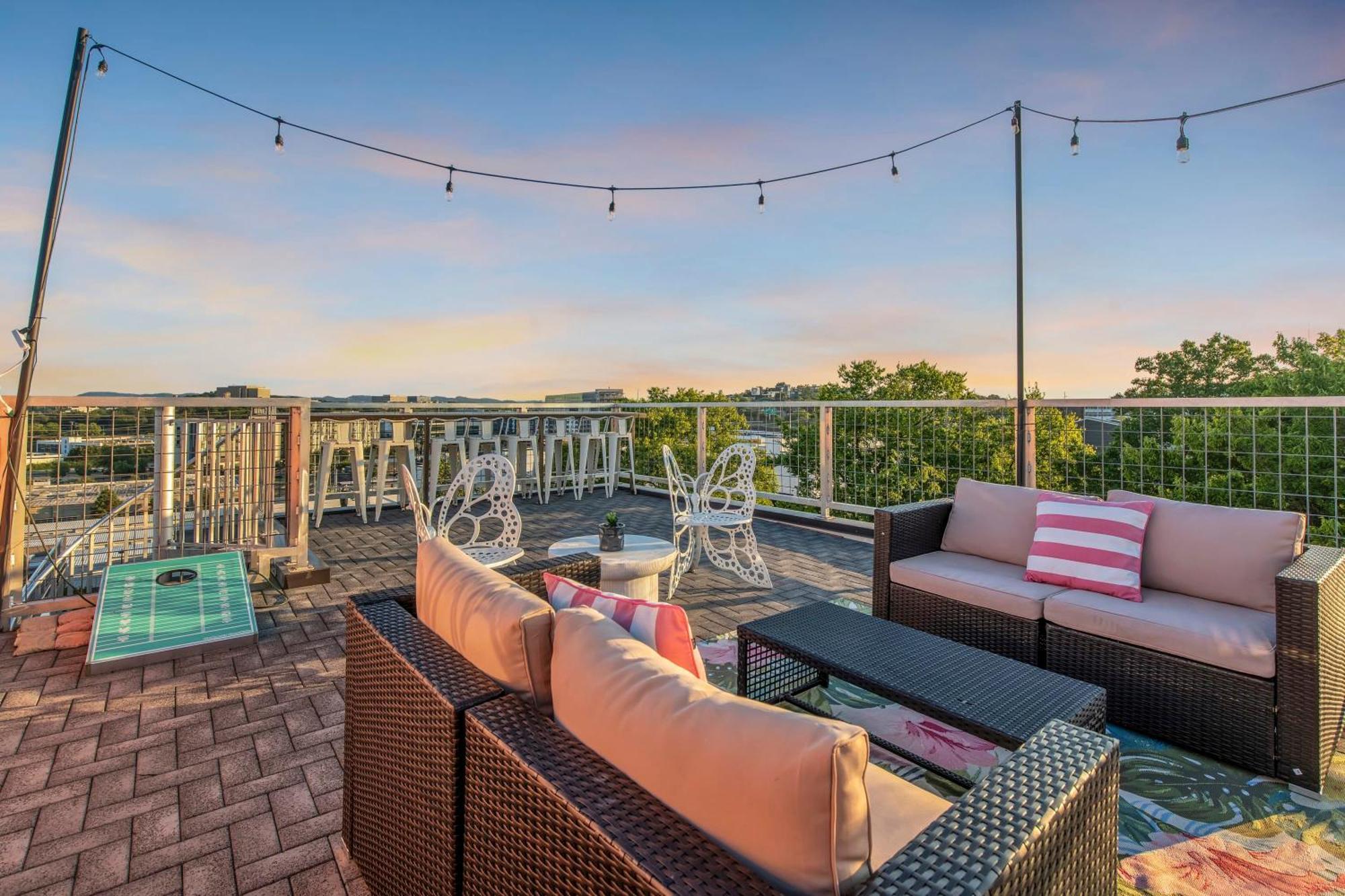 Dolly's Big House - 18 Beds Skydeck Views Holiday home Nashville